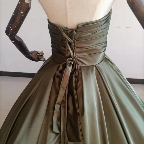 豪華！グリーン カラードレス ベアトップ なバックリボン 取り外し可能  