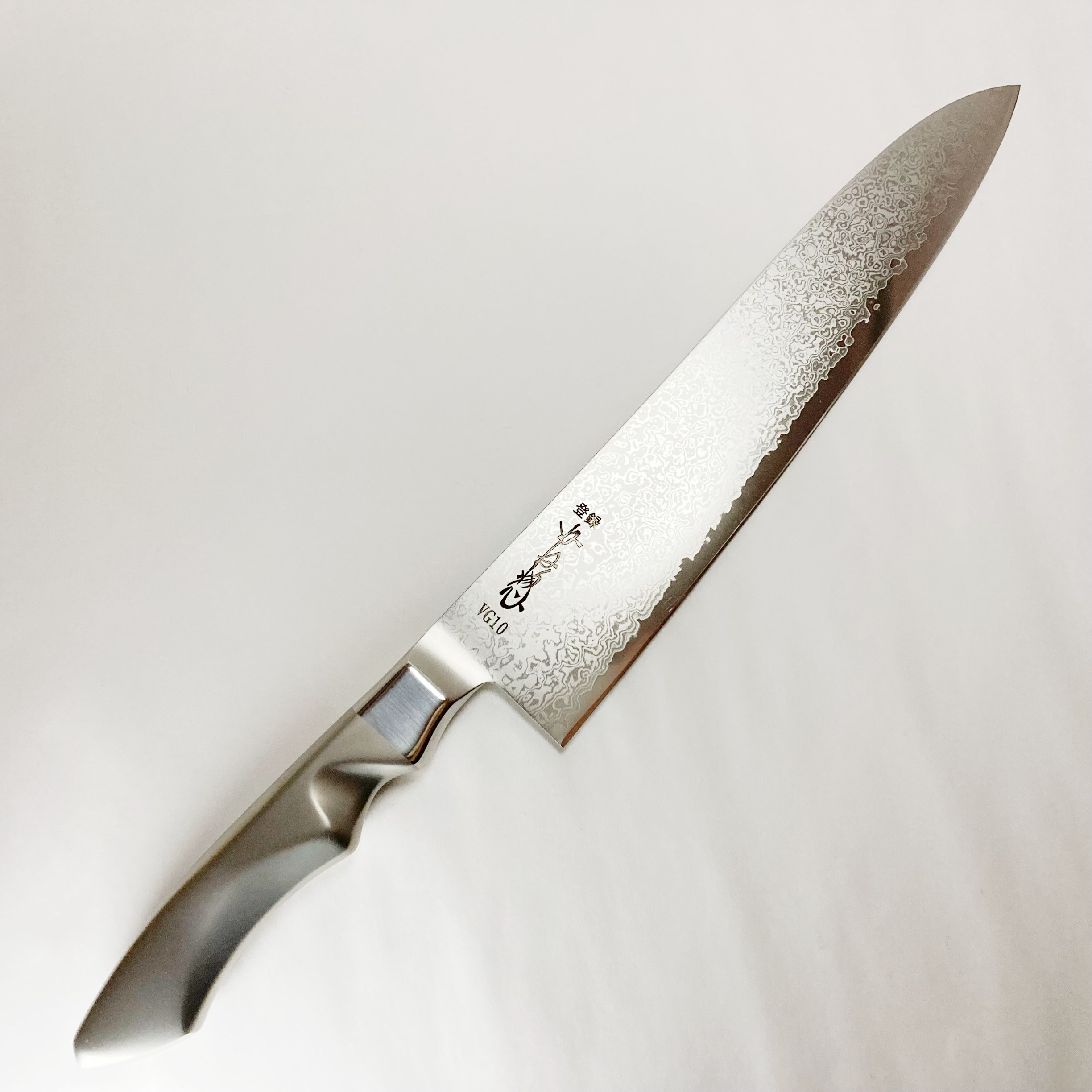 ダマスカス鋼 牛刀 Amazon | 堺孝行 槌目ダマスカス VG10割込み 33層 牛刀210mm