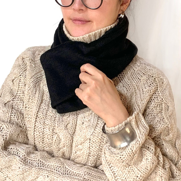 ◆特別価格!◆「シンプルが良い。」大人の上質&暖かフリース コンパクトマフラー(BLACK) 1枚目の画像