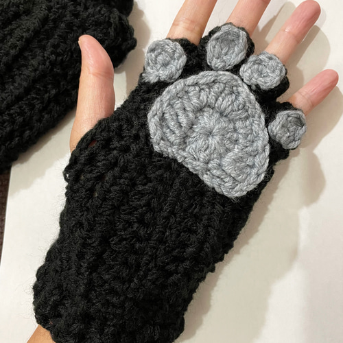 再販】大人気♫ねこみみニット帽と肉球ハンドウォーマーのギフトセット