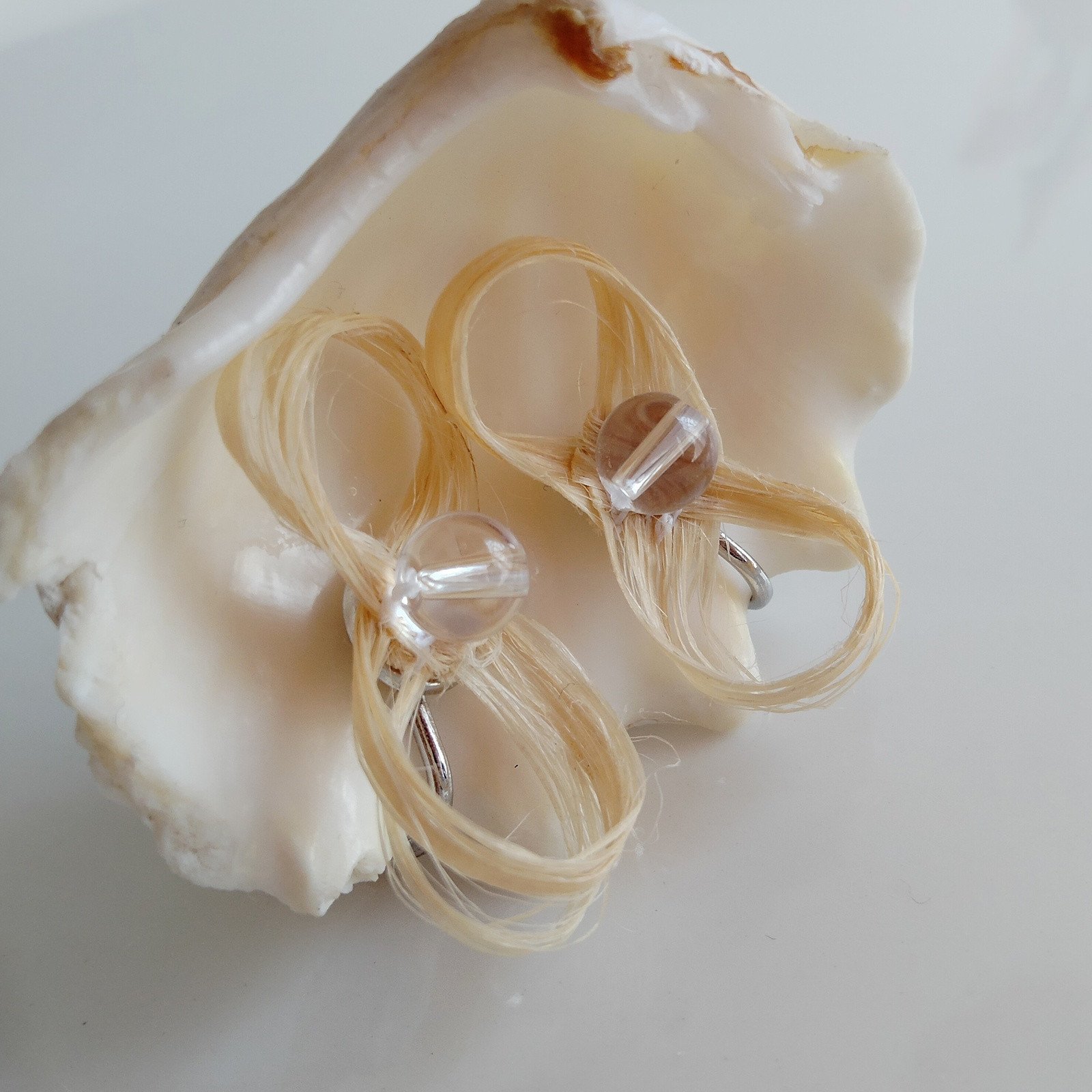 精麻＆水晶お守りイヤリングシンプル小粒天然石透明浄化野州麻メビウス∞インフィニティ無限マーク御守りヘンプアクセサリー