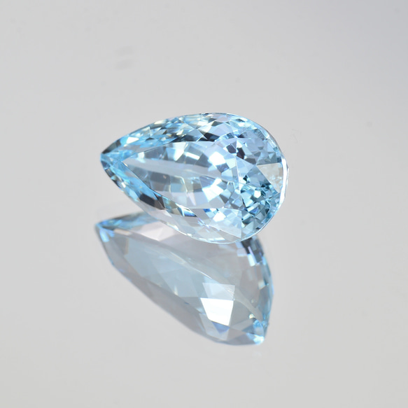 ソ付 アクアマリン 2.959ct ルース ペアシェイプ 4枚目の画像