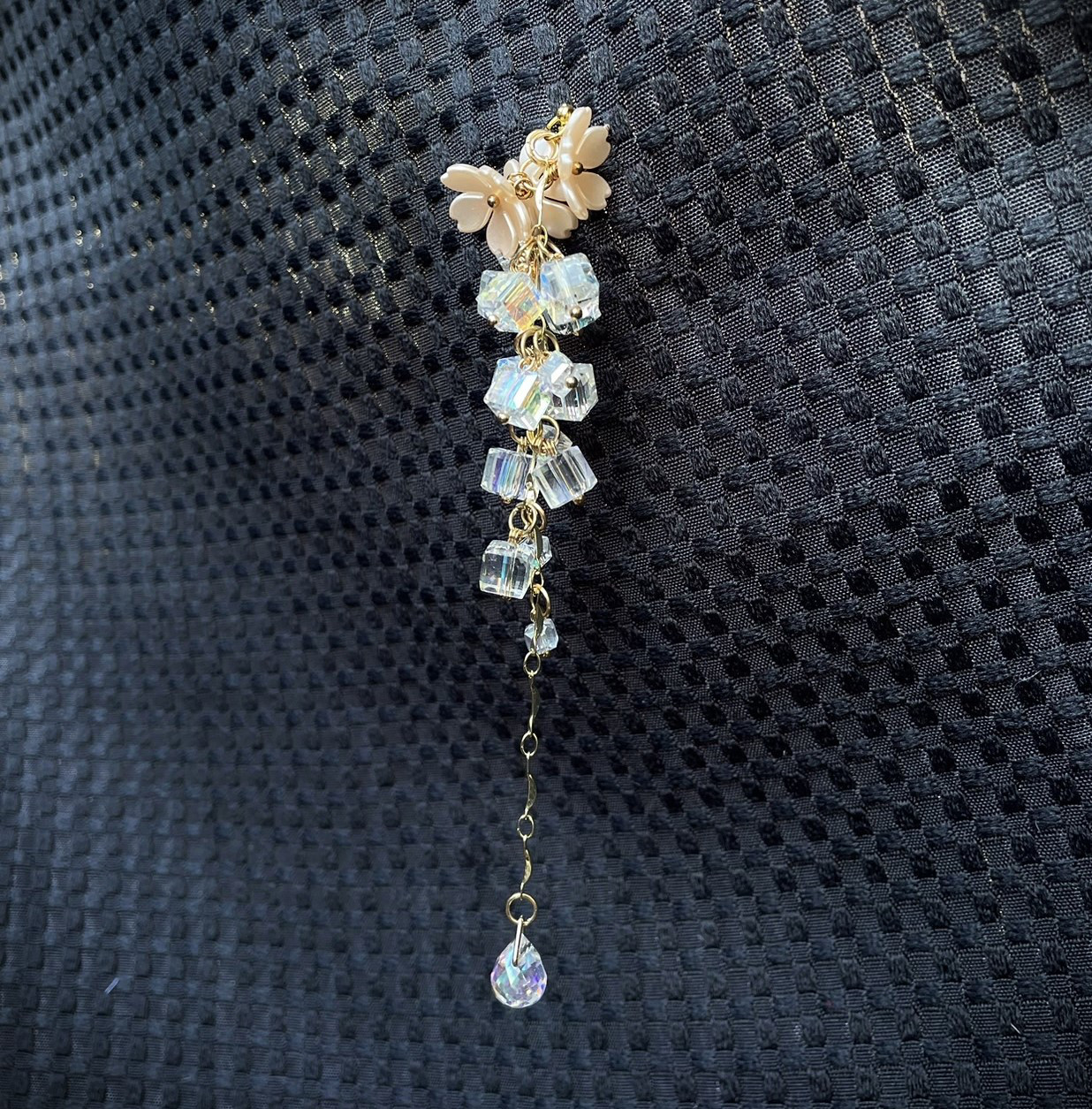 【桜から零れるシャンデリアギフト 花簪】 ピンク桜とオーロラキュクリスタル 髪飾り 長 かんざし ヘアアクセサリー YC