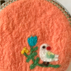 お花にとまる小鳥の刺繍がま口（ブロッサム） 2枚目の画像