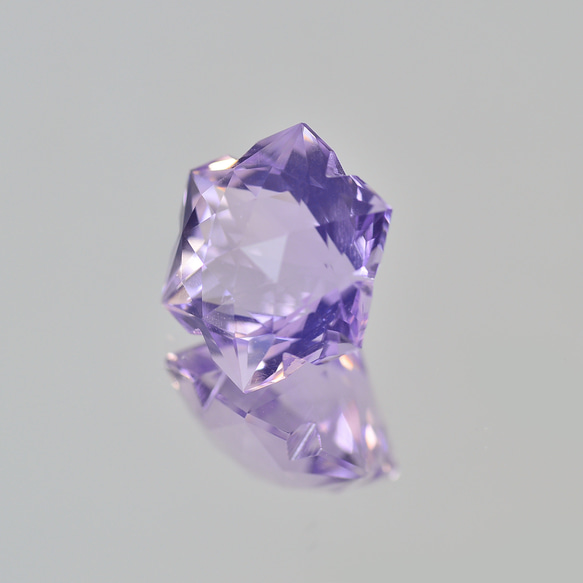 ラベンダーアメジスト 5.63ct ルース スノーカット 6枚目の画像