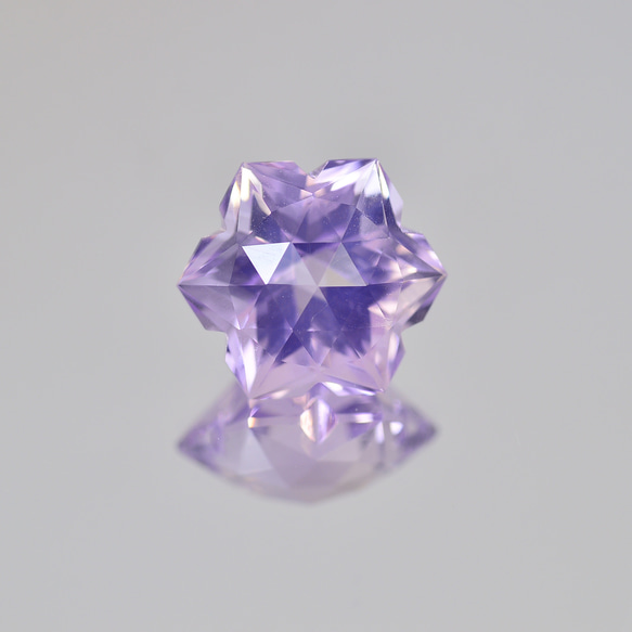 ラベンダーアメジスト 5.63ct ルース スノーカット 2枚目の画像