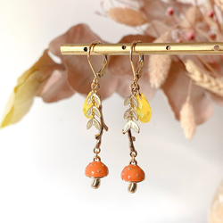 「Mori Walk系列」橘色蘑菇耳環 不鏽鋼耳環 第1張的照片