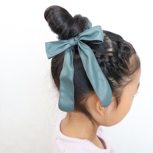 レザーリボンシュシュ ヘアアクセサリー 秋冬 おしゃれ 大人 キッズ