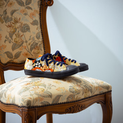 KIRAKU / 尺寸 25.0 公分 鞋匠改造運動鞋 菊花圖案和服帶運動鞋 第1張的照片