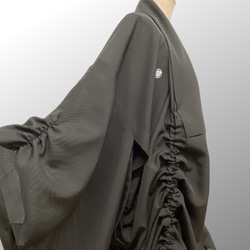 ドレープ際立つ 着物ガウン 裾袖クシュ 絽  着物リメイク 和柄男女兼用 フリーサイズ Ｋ51005 14枚目の画像