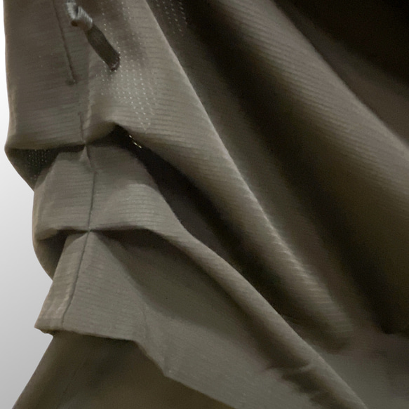 ドレープ際立つ 着物ガウン 裾袖クシュ 絽  着物リメイク 和柄男女兼用 フリーサイズ Ｋ51005 8枚目の画像