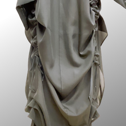 ドレープ際立つ 着物ガウン 裾袖クシュ 絽  着物リメイク 和柄男女兼用 フリーサイズ Ｋ51005 10枚目の画像