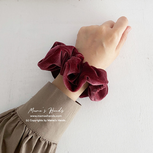 シュシュ  ヘアゴム  ビーズ  ピンク/ボルドー シュシュ ヘアゴム ビーズ ピンク/ボルドー シュシュ ヘアゴム ビーズ