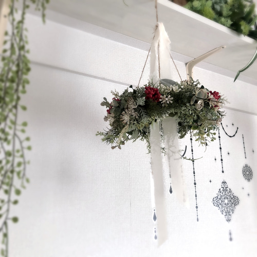クリスマスカラーのフライングリース/アーティフィシャルフラワー