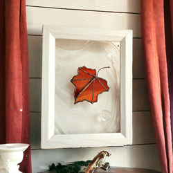 ステンドグラス雑貨　赤い葉っぱ　壁掛け　窓掛け　サンキャッチャー　紅葉　季節飾り　プチギフト　送料無料 1枚目の画像