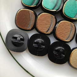 アンティーク ボタン 6個　ビンテージ 昭和 レトロ 個性的 ハンドメイド素材 日本製 ポップ 四角いボタン 6枚目の画像