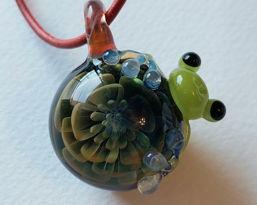 専用☆枝豆とビール♪ ペンダント　　とんぼ玉ガラス 172f794d1347ea350f4328270982cb