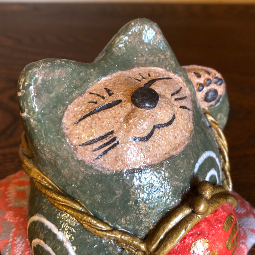 招き猫「お財布」座布団付 招き猫 猫蔵屋 通販 16760645｜Creema