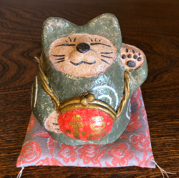 招き猫「お財布」座布団付 招き猫 猫蔵屋 通販 16760645|Creema 招き猫「お財布」座布団付 招き猫 猫蔵屋 通販 16760645|Creema