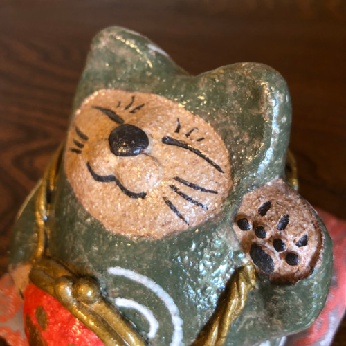 招き猫「お財布」座布団付 招き猫 猫蔵屋 通販 16760645|Creema 招き猫「お財布」座布団付 招き猫 猫蔵屋 通販 16760645|Creema