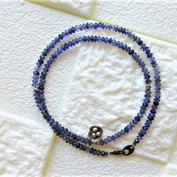 【A32】　ネックレス　天然石ビーズ　梅銀細工　カットアイオライト　半貴石　３月誕生石 2枚目の画像