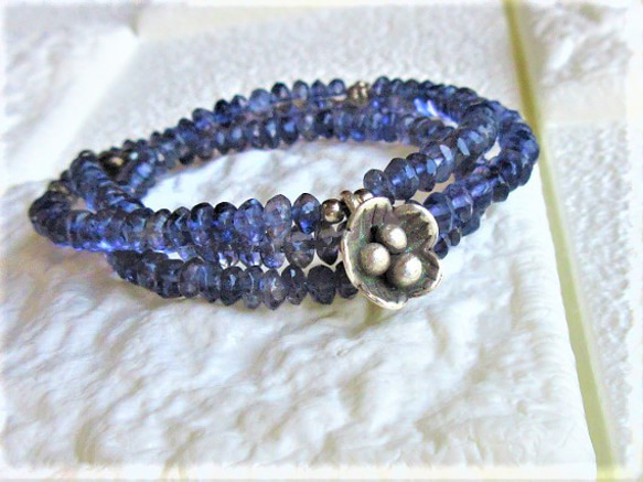 【A32】　ネックレス　天然石ビーズ　梅銀細工　カットアイオライト　半貴石　３月誕生石 10枚目の画像