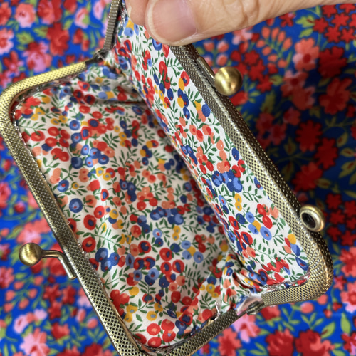 【MADDALENA MARCONI】イタリア製 ビーズ刺繍 ガマ口 ポーチ MADDALENA MARCONI】イタリア製 ビーズ刺繍 ガマ口 ポーチ ビーズ刺繍