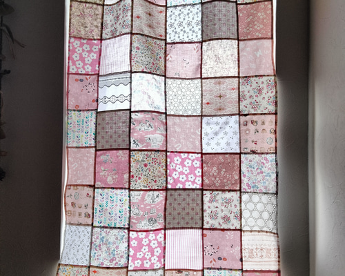 ピンクのパッチワークの部分が可愛いです。 ピンクのパッチワークの部分が可愛いです。