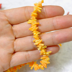 海竹サンゴのビーズ　珊瑚　Sサイズ　5〜11mm　1連　200個〜　染めオレンジ 2枚目の画像