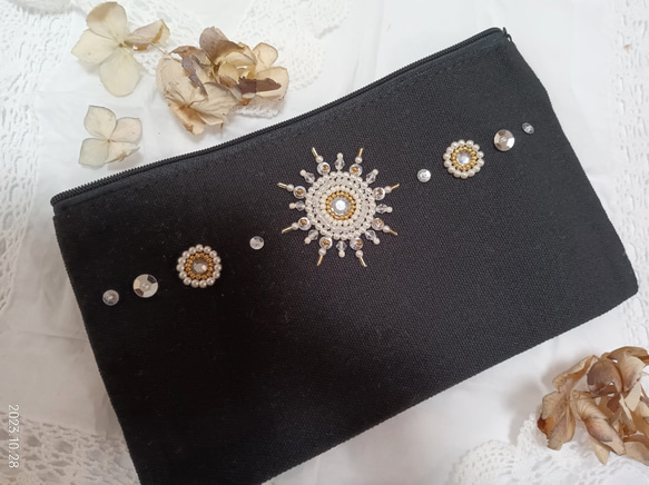 ポーチ 手縫い ビーズ刺繍 小物入れ メイク道具入れ 化粧品入れ