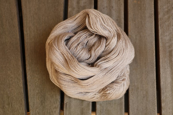 Usukumonezu 手染めの極細毛糸　80% Extra Fine Merino + 20% Silk 2枚目の画像