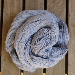 Shion 手染めの極細毛糸　80% Extra Fine Merino + 20% Silk 2枚目の画像