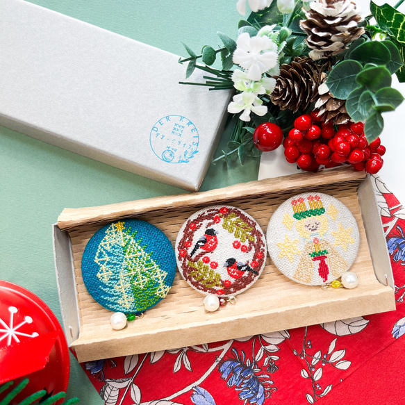 即日発送】Xmasブローチ トナカイ ピンバッジ 優しく 