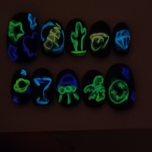 受注製作】 光る！ネオン管 ネイルチップ No.57 ネイルチップ（つけ爪  