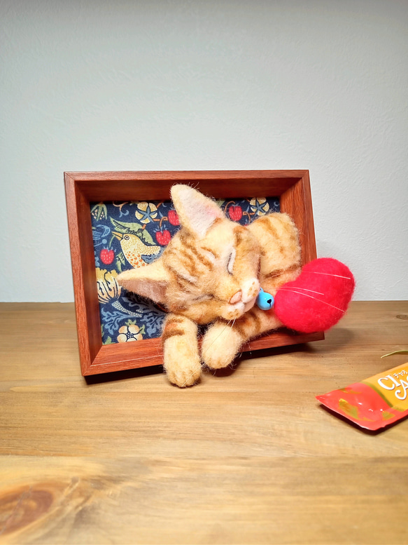 【お昼寝フレーム猫ちゃん】茶トラ猫【羊毛フェルト】【猫】【フレーム】 3枚目の画像