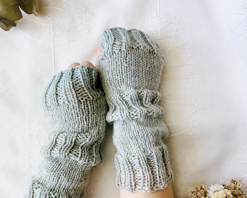 N125 新品未使用 タグ付き ミンク アームウォーマー 定価 グレー 手袋 N125 新品未使用 タグ付き ミンク アームウォーマー 定価 グレー 手袋