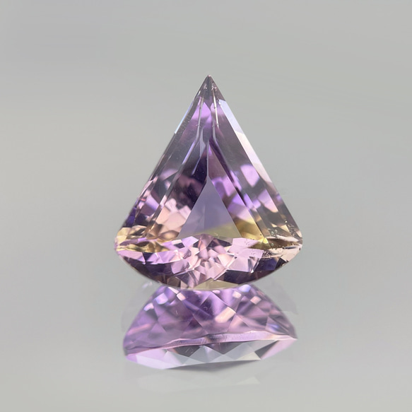 ソ付 アメトリン 3.270ct ルース 変形トリリアント 3枚目の画像