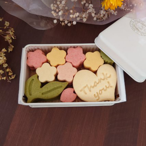 a1 ユッキー　藤稔1箱+桃1箱　贈り物　お盆限定品 お花の贈り物 クッキー缶 クッキー sorriso 通販 16763029