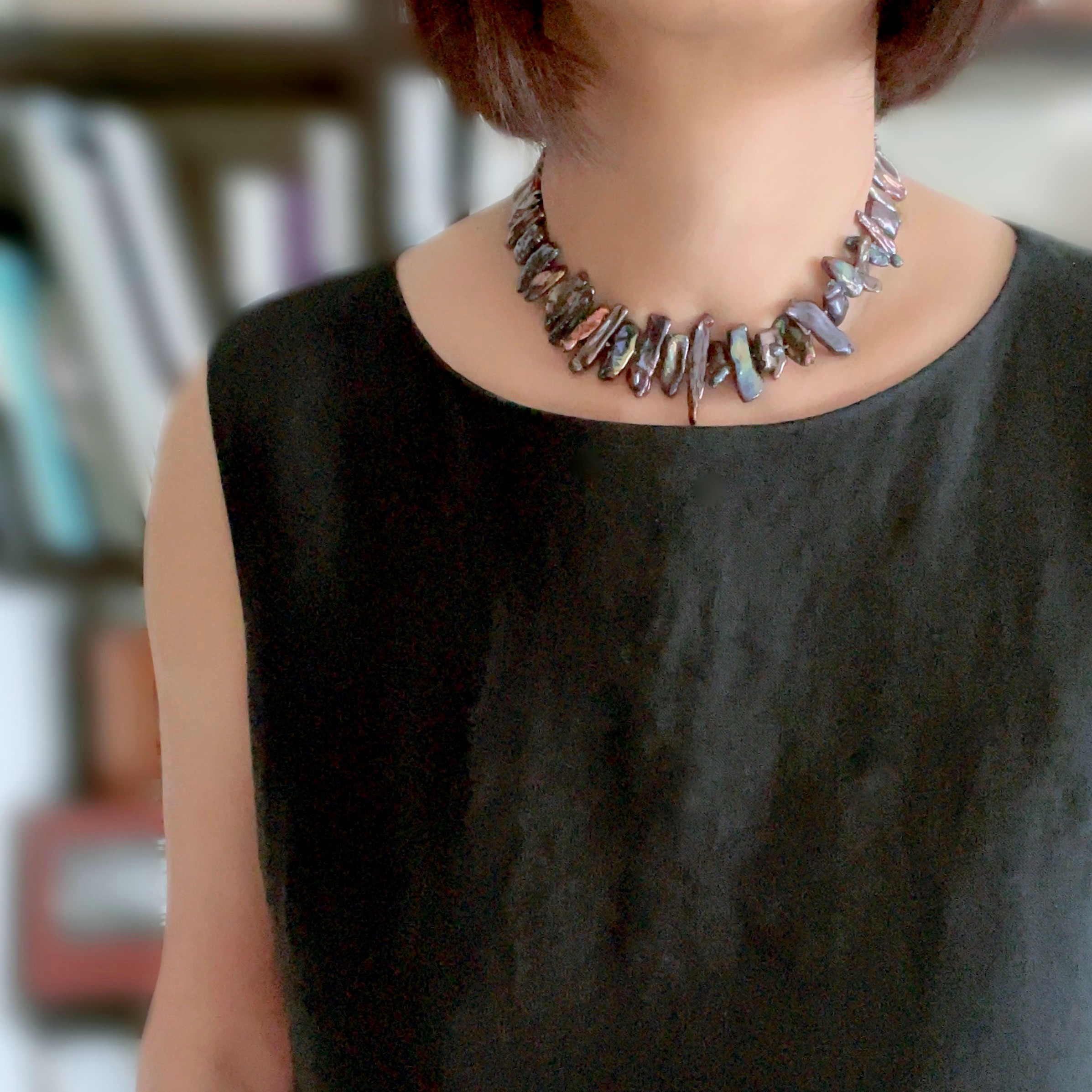 ブラックピーコックカラー ケシパール ビブネックレス風チョーカー