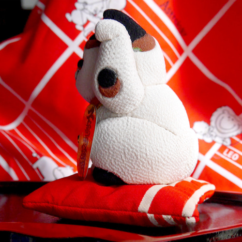 三毛猫招き猫 木目込み人形 座布団付き 招き猫 鶴 通販 16763298