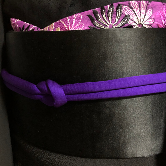 【再販】帯枕も使える帯揚げ付き三重紐　チュールレースが美しい　赤紫黒白花柄 12枚目の画像