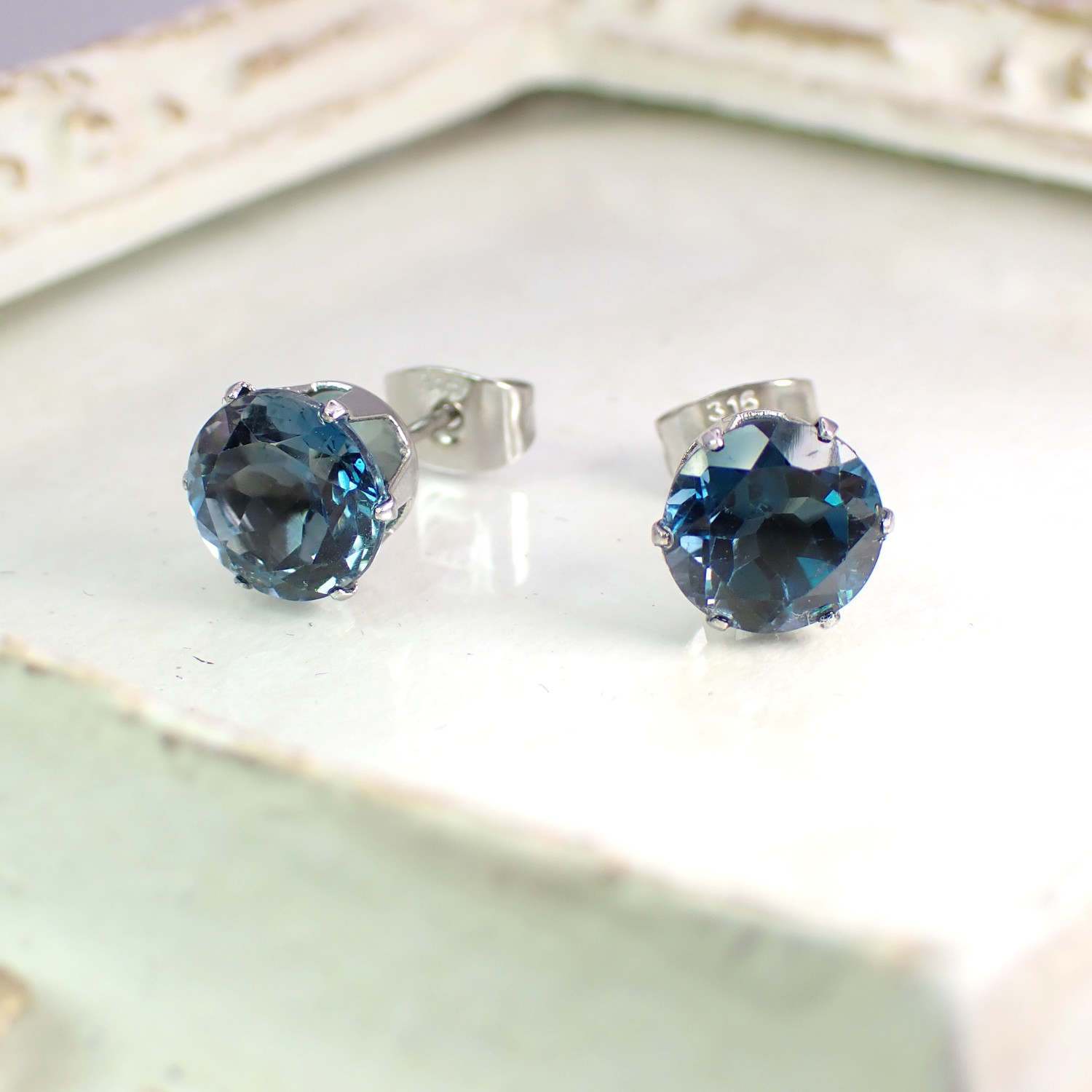 8ｍｍロンドンブルートパーズAAA☆サージカルステンレスピアス*P66