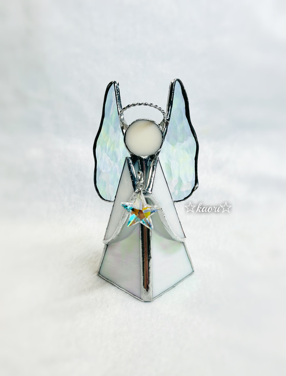 ステンドグラス　星のスティックを持ったオーロラカラーの天使さん 1枚目の画像