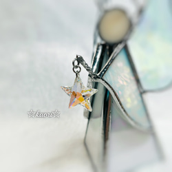 ステンドグラス　星のスティックを持ったオーロラカラーの天使さん 3枚目の画像