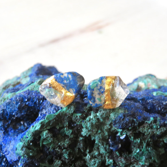 地球の鼓動／Chrysocolla×Green fantome quartz＊金継ぎピアス／M size 2枚目の画像