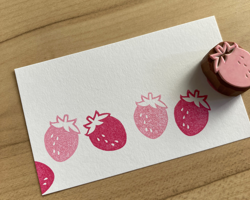 消しゴムはんこNo.106 ちびうさといちご 消しゴムはんこNo.106