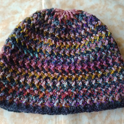 値下げしました～～！！　同じ糸の3種類の色番で編んだ、フォークロア帽子～～！！　ジグザグ模様がいい感じです～～！！ 10枚目の画像
