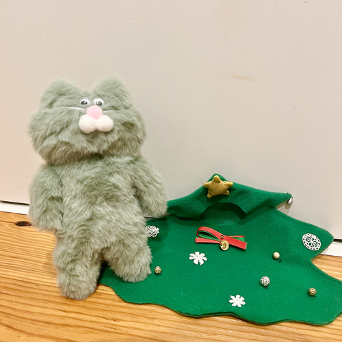 2023⭐︎クリスマスツリーマンセットを着たグリーン猫さん ぬいぐるみ