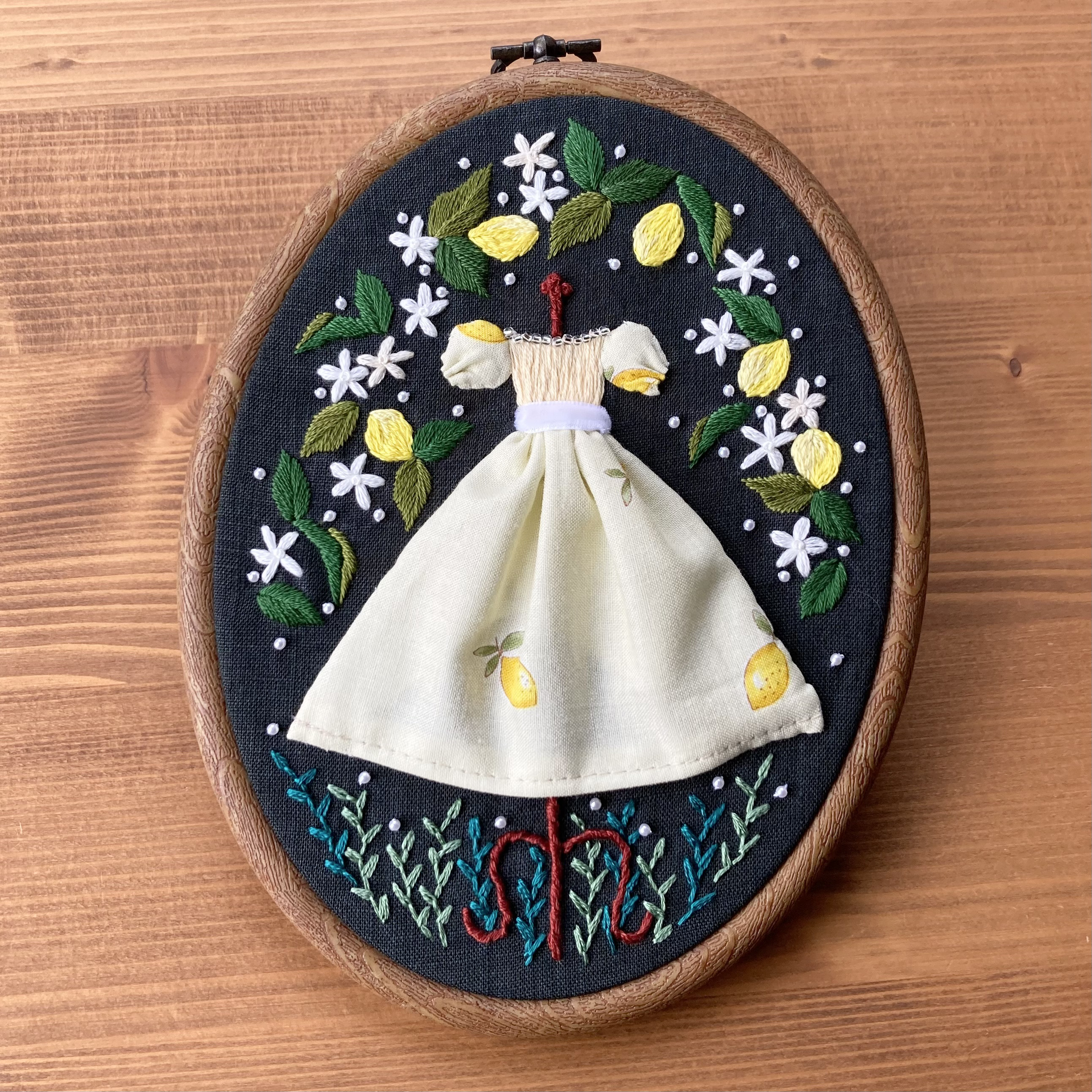 ハンドメイド 額付き 刺繍作品
