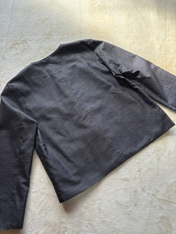 アンティーク大島紬のノーカラージャケット　茶　リバーシブル　着物リメイク 10枚目の画像